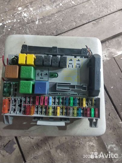 Блок предохранителей Опель Вектра Б