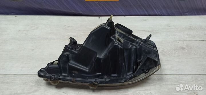 Фара Renault logan Прав
