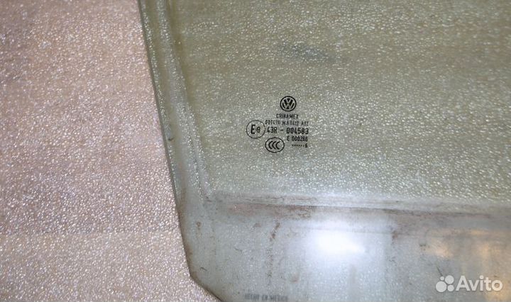 Стекло двери передней правой VW Jetta 5 2006