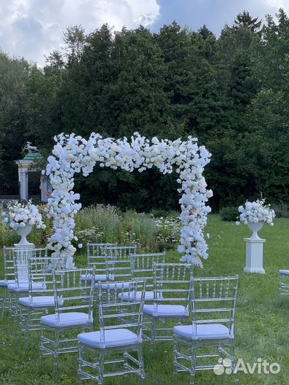 Свадебный декоратор цветочное оформление