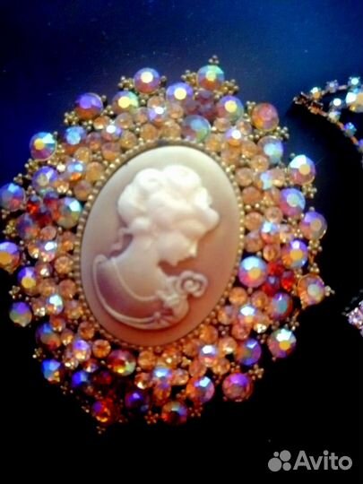 Броши и клипсы Чехия