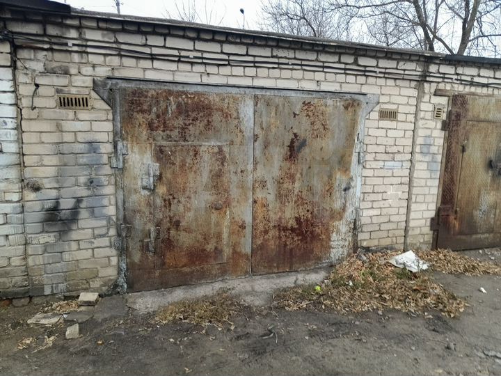 Гараж, > 30 м²