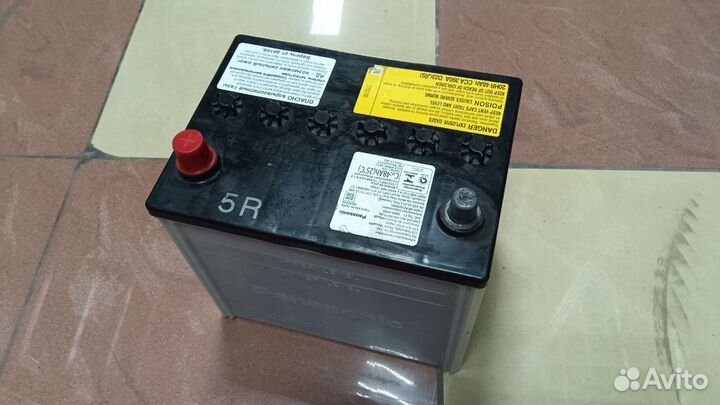 Автомобильный аккумулятор бу Panasonic(сам)
