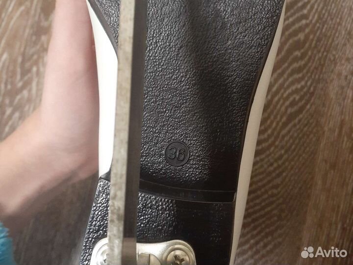 Коньки фигурные кожаные