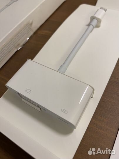 Адаптер Apple Lightning to VGA Adapter