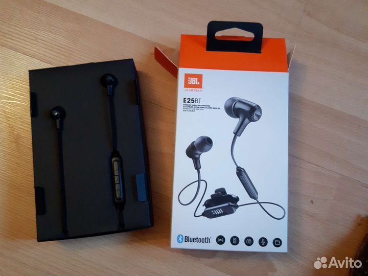 Беспроводные наушники JBl bluetooth Новые