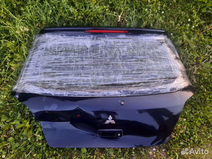 Спойлер + крышка багажника mitsubishi airtrek