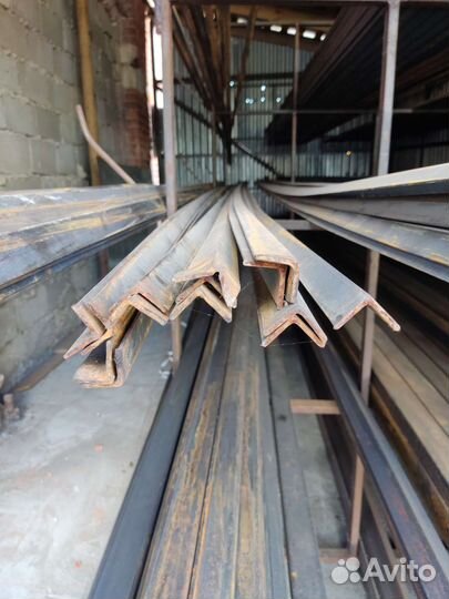 Уголок металлический