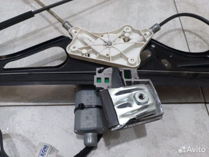 Стеклоподъемник передний левый Mercedes E320 S211