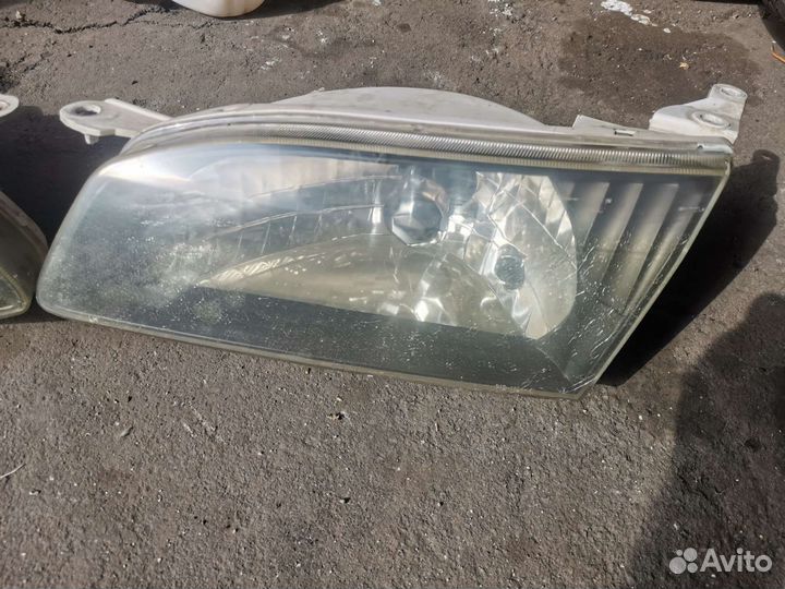 Фары Toyota Corolla E110