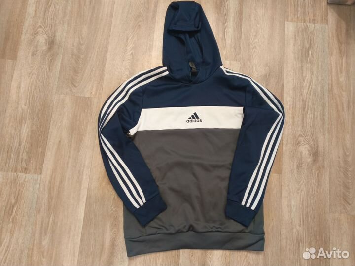 Вещи Adidas, Reebok, Zu elements,ellesse,levis