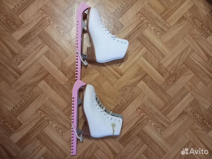 Коньки фигурные кожаные