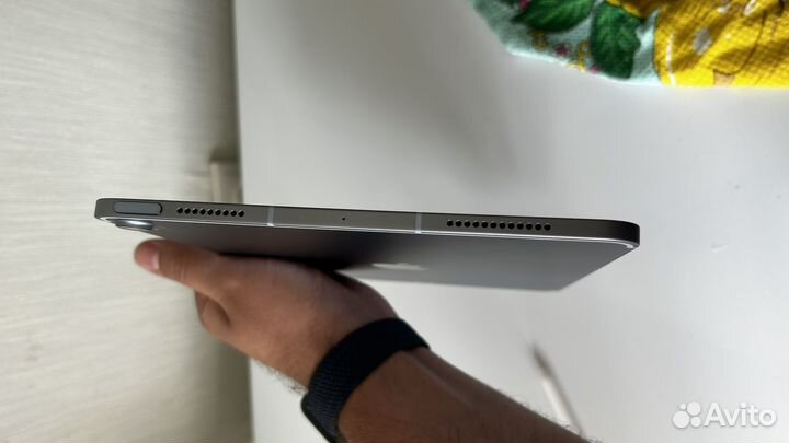 Продам Apple iPad Air (2020) LTE, 10.9