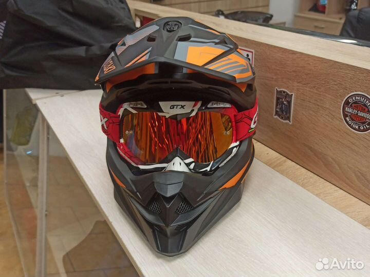 Мотошлем кроссовый с очками