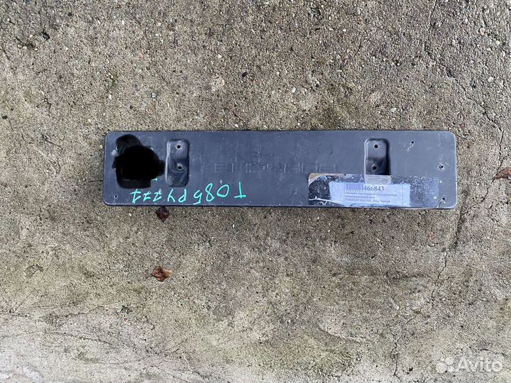 Porsche macan Площадка (накладка) под гос Номер на