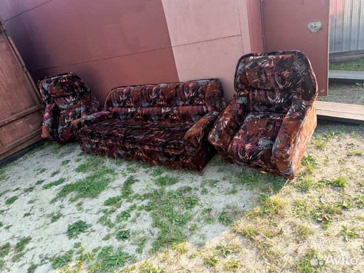 Продам диван и 2 кресла
