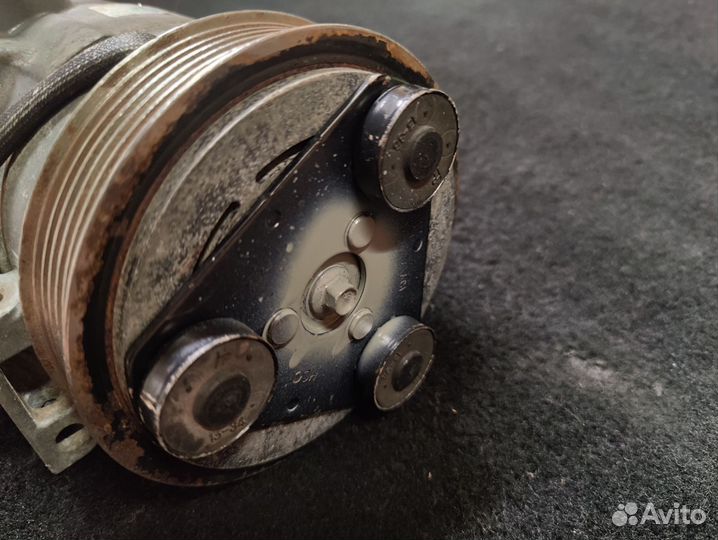 Компрессор кондиционера Приора Halla HS-15N