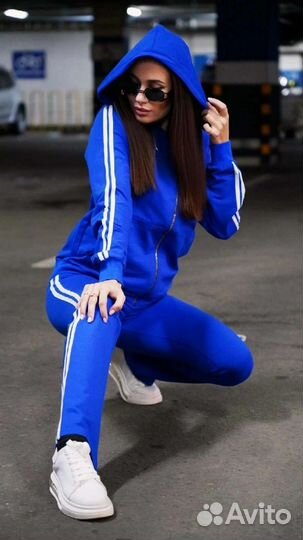 Спортивный костюм женский