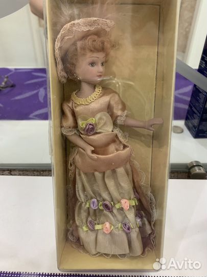 Кукла фарфоровая коллекционная