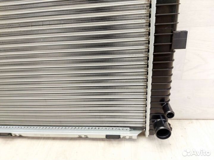 Радиатор охлаждения Mercedes E (W210) 4,3 л