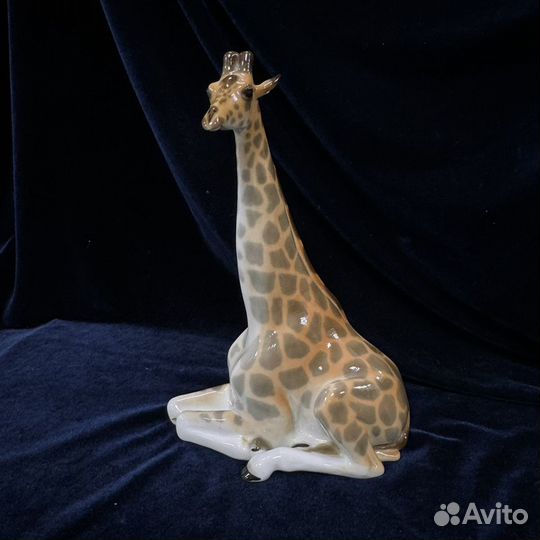 Статуэтка фарфоровая большой жираф лфз 30 см СССР