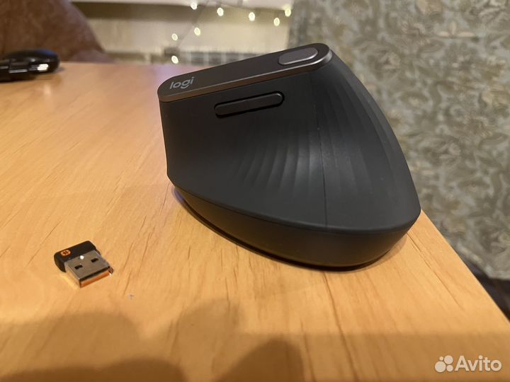 Вертикальная мышь Logitech MX Vertical
