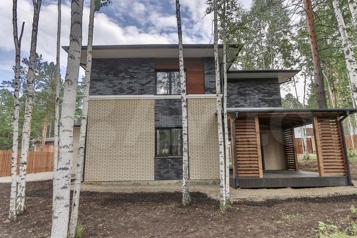 Коттедж 240 м² на участке 15 сот.