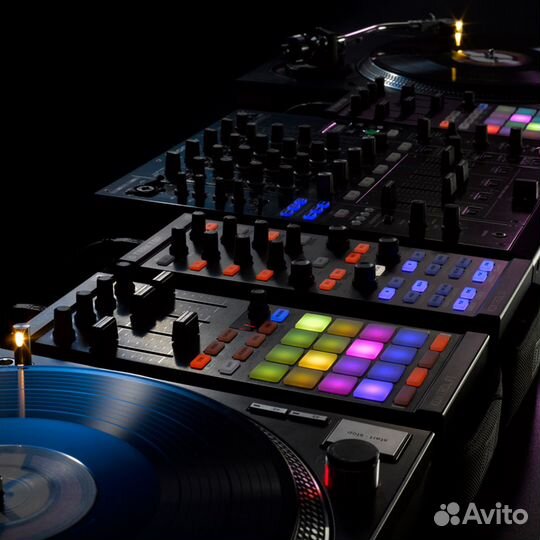 DJ-контроллер Native Instruments Traktor Kontrol F