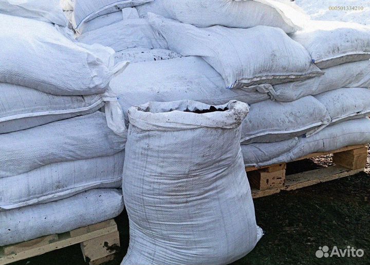 Плодородная земля в мешках