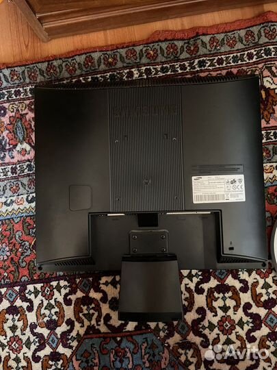 Монитор Samsung