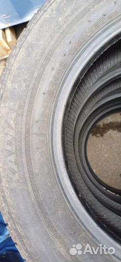 Hankook Radial RA08 215/70 R16