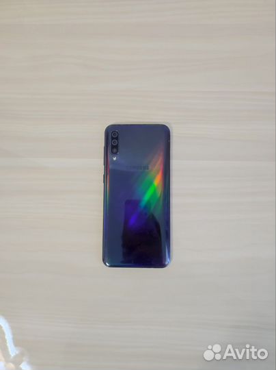 Samsung Galaxy A50, 4/64 ГБ