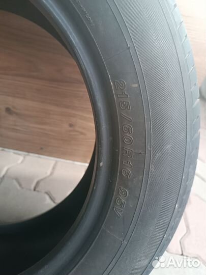 Yokohama Advan db decibel 215/60 R16 95V