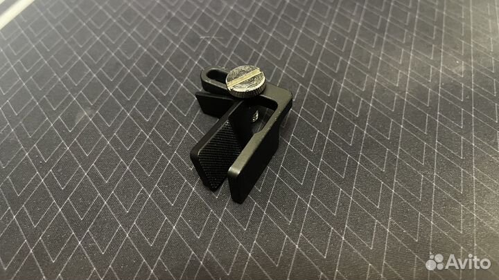 Зажим кабеля hdmi