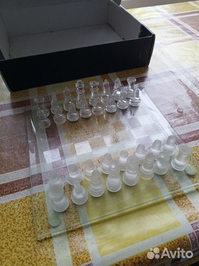 Шахматы стеклянные