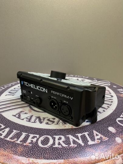 Вокальный процессор TC Helicon Perform V