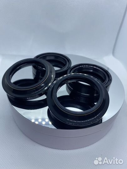 Сальники вилки 40*52*10