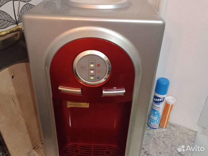 Куллер для воды настольный