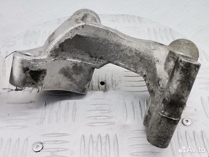 Кронштейн двигателя Ford C-Max рест. 2010