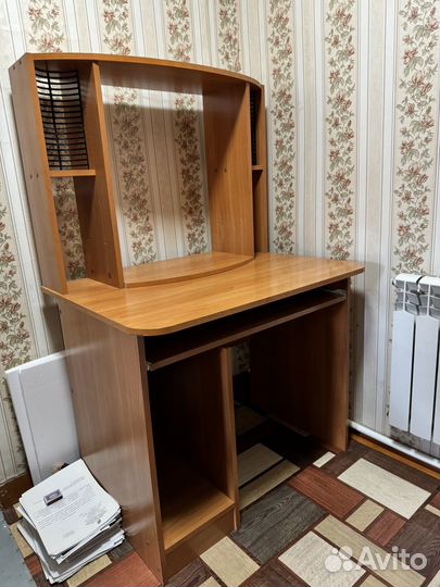 Компьютерный стол