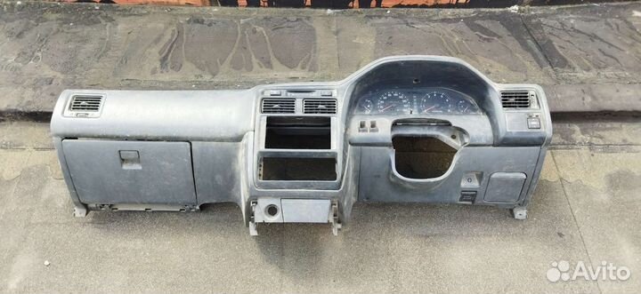 Торпеда. Панель Toyota Corona Premio AT211