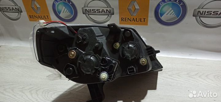 Фара Geely MK Лев