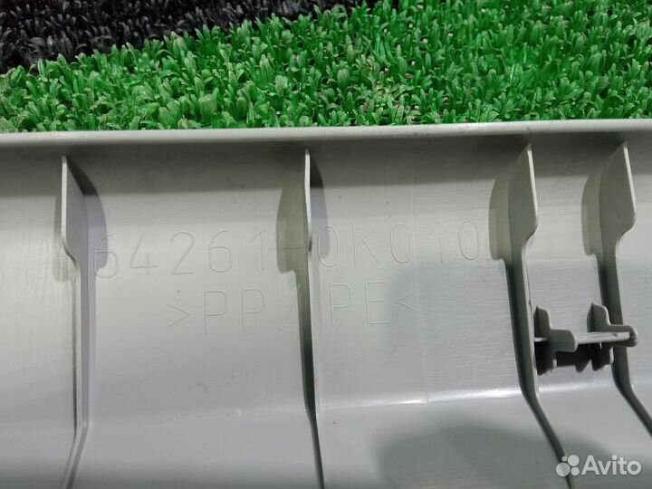 Обшивка задней панели верхняя Toyota Hilux