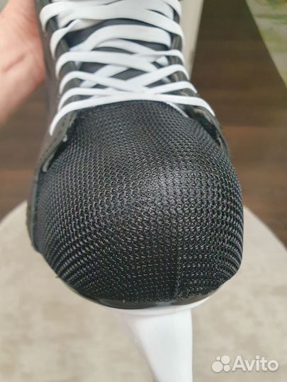 Коньки хоккейные