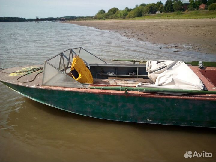 Лодка Днепр