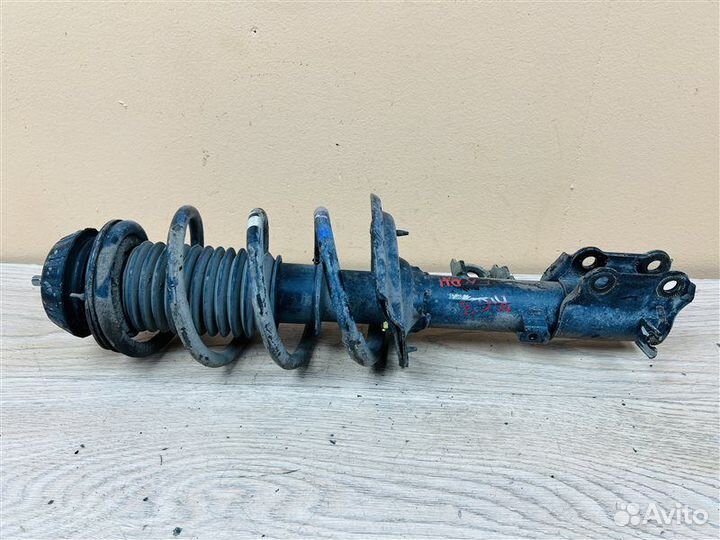 Амортизатор передний правый Hyundai Solaris 1