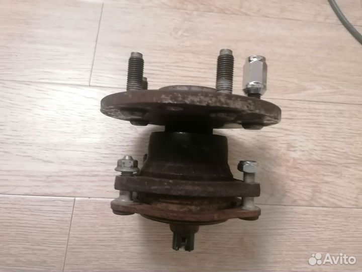 Задняя ступица тойота Gaia