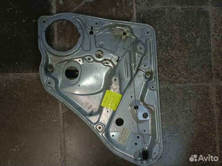 3B9839752M стеклоподъемник правый задний