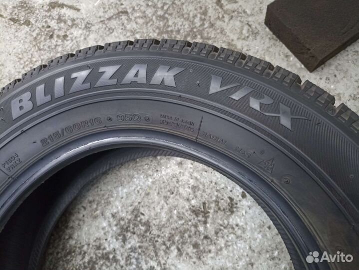 Bridgestone Blizzak VRX 215/60 R16