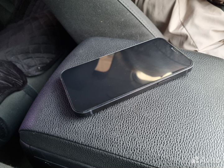 iPhone 12, 64 ГБ